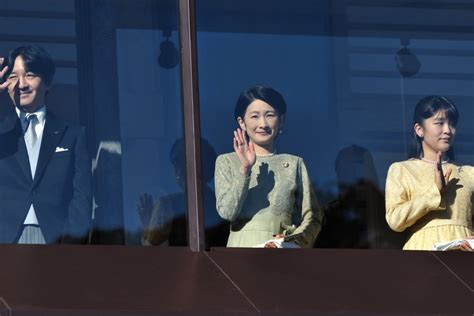 Japans Princess Mako To Give Up Royal Status For Marriage