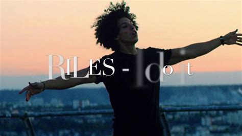 I was too young to date. Riles - I do It - Lyrics - YouTube