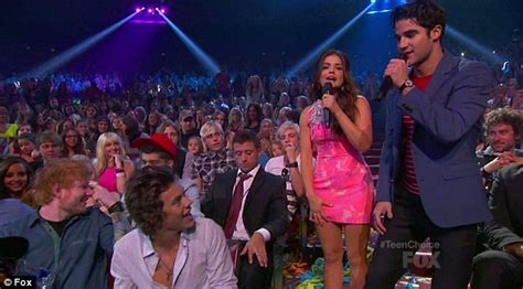 Harry Styles Causes Twitter Meltdown As He Stands Up And Twerks At The