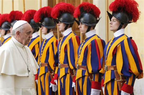 Vatican Guards History And Facts About One Of The Most Famous