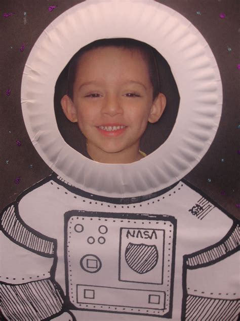 Astronaut Art Project Preschoolers