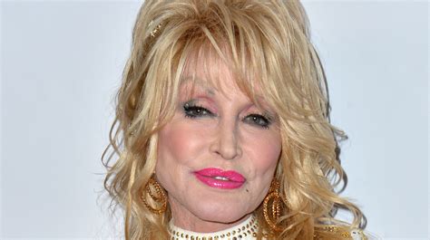 The Simple Trick Dolly Parton Uses For Fluffy Scrambled Eggs