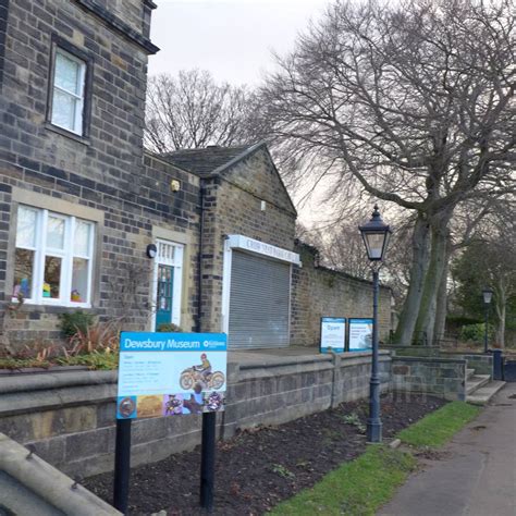 Crow Nest Park And Mansion Former Museum Dewsbury Yorkshire See