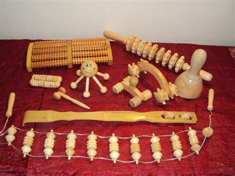 Maderoterapia or wood therapy is a holistic massage technique with specially designed wooden elements (rolling pins) that come in different sizes and shapes. Maderoterapia