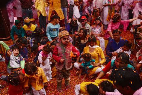 ‘festival Of Colours Hindus Celebrate Holi Arts And Culture Al