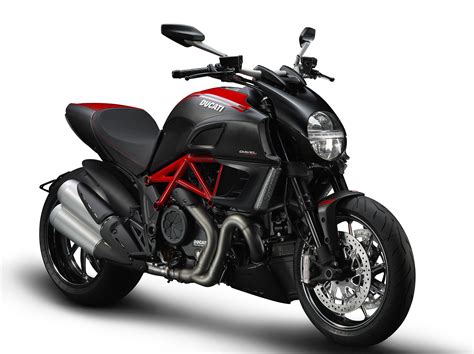 2013 ducati diavel1 custom motorcycles classic motorcycles. 2013 Ducati Diavel Carbon Review