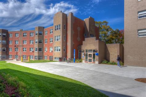 Experience Umass Lowell Residence Tour In Virtual Reality