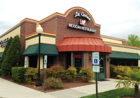 Antes te ibas a la cocina de un restaurante y todos pelaban los ajos, ahora ya no lo hace nadie. La Cocina in Cary: For Fast and Filling Mexican Fare ~ NC ...