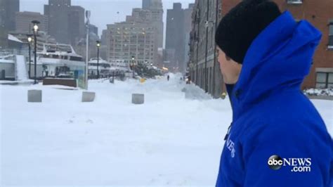 Video Abc News Gostream Blizzard Dumps Roughly 2 Feet Of Snow On
