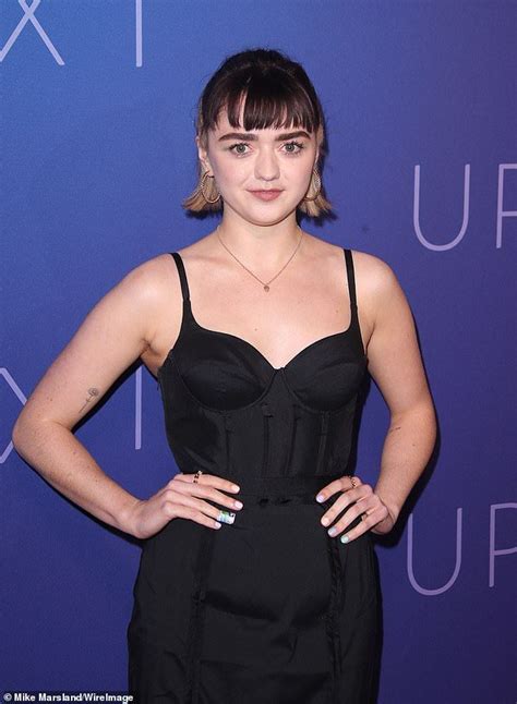 Maisie Williams Exudes Glamour In A Corseted Black Gown Maisie