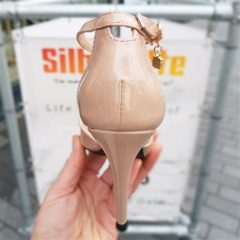 Kleine Maat Pumps Met Hoge Hak En Bandje In Nude