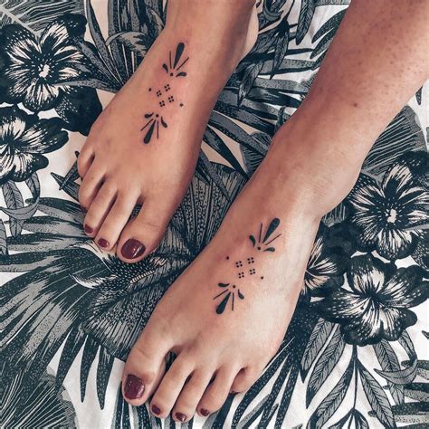 25 Amazing Foot Tattoo Ideas For Women