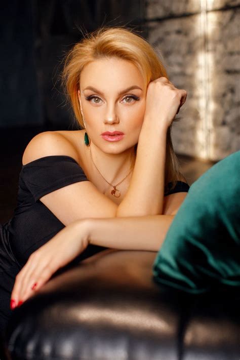 42 Yo Tatiana From Kyiv Ukraine Green Eyes Blond Hair Id 820728