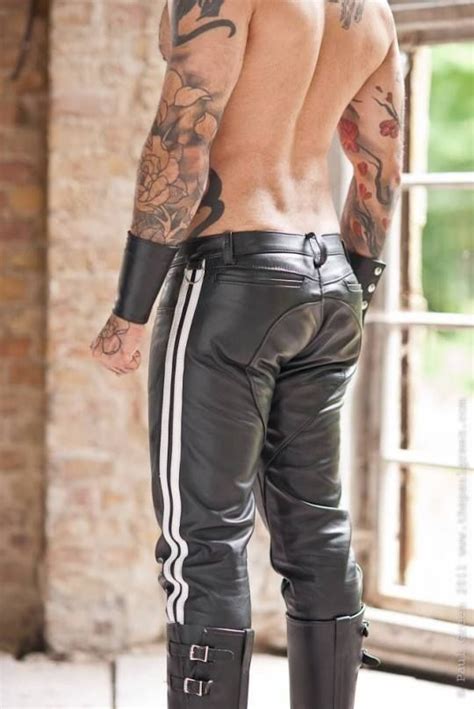 Pin By Joerg Schlueter On Leather Kiss Uniform Officer Boots Leather Pants Leather Jacket Men