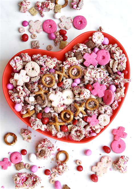 Xoxo Valentines Day Snack Mix The Bakermama In 2021 Snack Mix