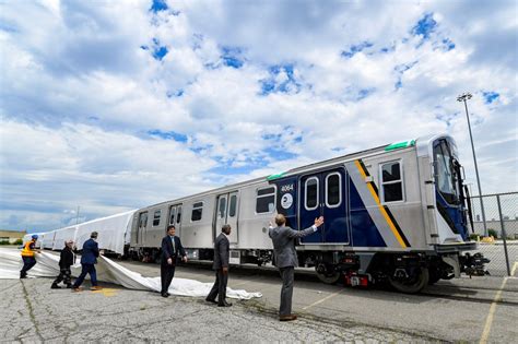 Mta Unveils Its Futuristic New Train Model In Nyc