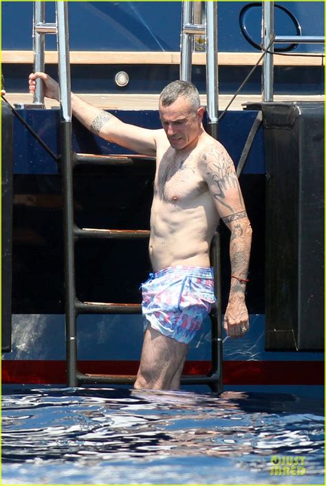 Daniel Day Lewis Shirtless Yacht Vacation In Italy Photo 2927603
