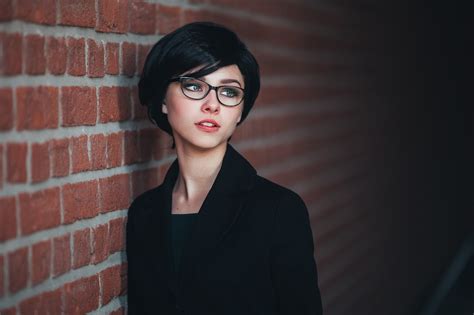 Descubra 48 Image Short Hairstyles For Ladies With Glasses Vn