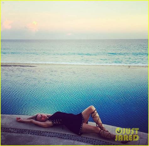 Joshua Jackson Goes Shirtless With Diane Kruger In Cabo Photo 3444330