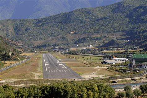 Paro Airport Bhutan View Of Runway 15 And Adjacent Airport Flickr