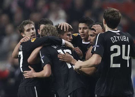 Am 15 mai 2011 um 14:30. Pijnlijke nederlaag Ajax in Europa League, FC Twente wint ...