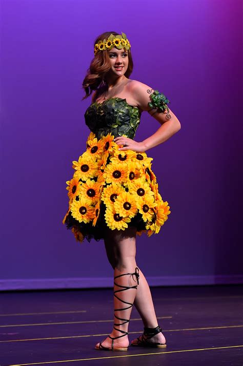 Extreme Sunflower Costume In 2022 Diy Costumes Women Themed