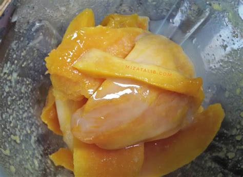 Bukan hanya jus mangga biasa, resep berikut ini begitu segar karena menggunakan mangga arum manis dan juga dihias dengan whip cream. Air Mangga Susu - Miza Talib