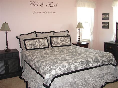 Home renovation the hard way: Pink and Black Vintage Bedroom | Recipes, Home Decor, DIY ...