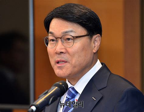 최정우 / choi jung woo (choi jeong woo). 신임 최정우 한국철강협회장 "통상문제 해결이 최우선 과제 ...