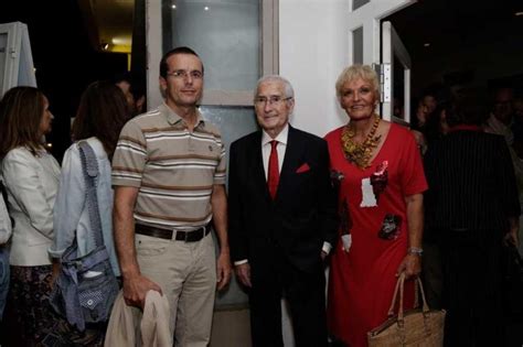 Reserve já online ao melhor preço garantido! 22/42 - Camilo de Oliveira e Io Apolloni com o filho ...