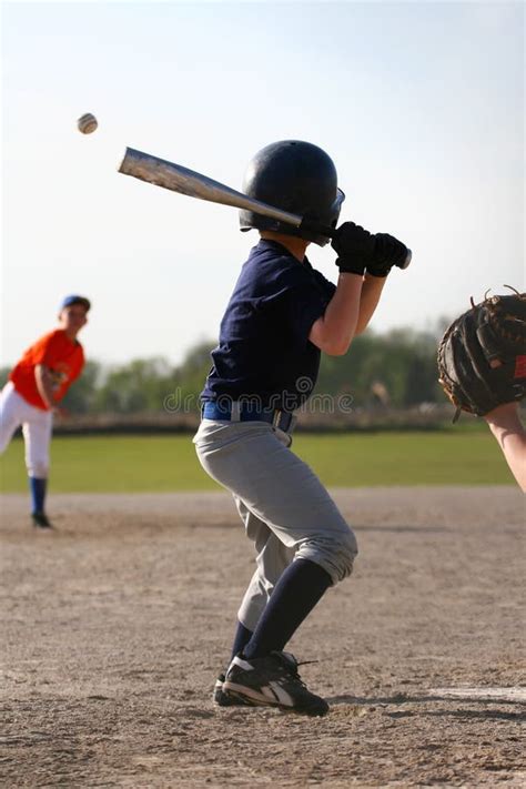 Baseball Pitcher Stock Image Image Of Close Batting 32475693