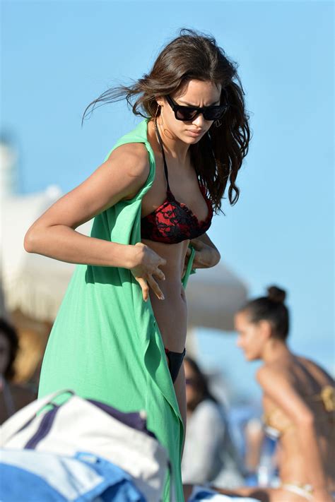 Irina Shayk In Bikini On The Beach In Miami Hawtcelebs