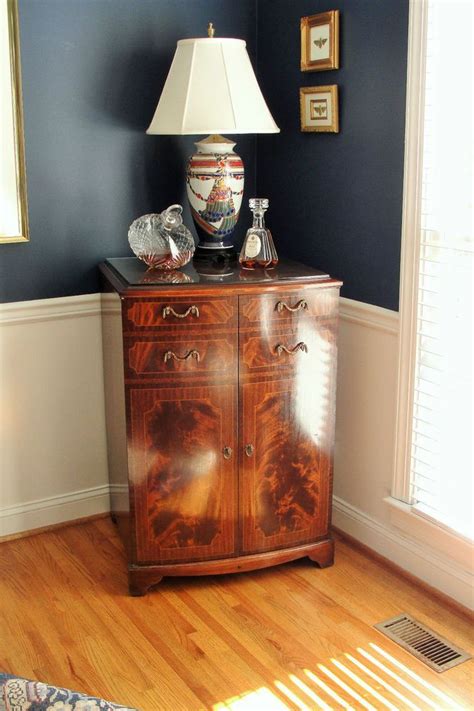 Some devices, however, are a little slimmer than others. Vintage 1950's RCA Victor Tube TV Television Beautiful ...