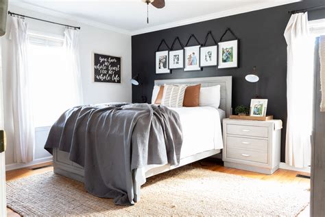 Master Bedroom Black Accent Wall Cityloftsherwinwilliams With Images
