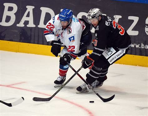 Eishockeyspieler schleppen ordentlich gewicht mit sich herum. Pin von MyZeil | Shopping-Center Frank auf Löwen Frankfurt ...