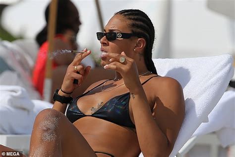 Basketball Star Liz Cambage Shows Off Phenomenal Figure In A String