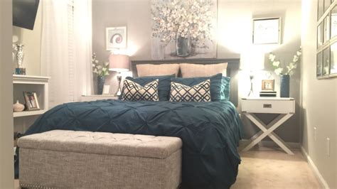 Decorating the guest room is all about striking the right balance between your visitor's space and space. Guest Bedroom Decorating Ideas On A Budget - Home Decor