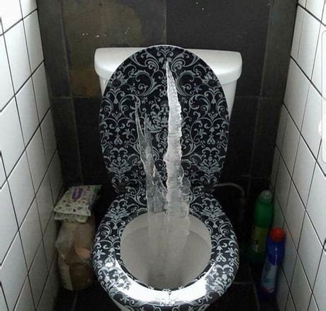 Deformáció kisebb Törékeny cursed images toilets vázlat Kihívás Cornwall
