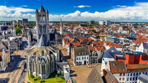 Bélgica es un bello país de europa occidental, bastante famoso por sus cervezas, sus chocolates y sus cautivadoras ciudades medievales. Bélgica - Viajar Solo
