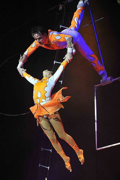 Circus Duo Aries Photos De Yvon Kervinio