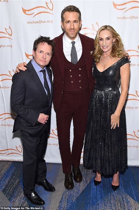 Et was exclusively invited to talk with fox and his wife, tracy pollan, inside their new york home.exclusives from #etonline. Michael J. Fox, Ryan Reynolds and Tracy Pollan light up ...