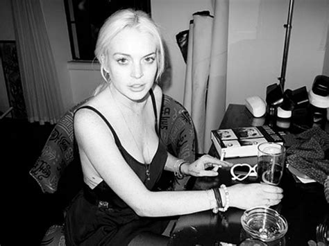 Fashionminded Lindsay Lohan Flaunts Cleavage For Sexy Terry Richardson