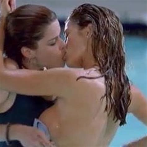 Denise Richards Nude Kissing Neve Campbell Free Porn A Xhamster