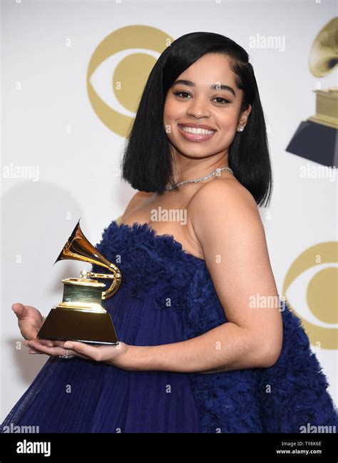 Ella Mai Appears Backstage With Her Award For Best Randb Song Forbood