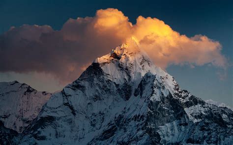 Download Wallpaper 1680x1050 Mountain Top Snow Clouds Khumbu Valley