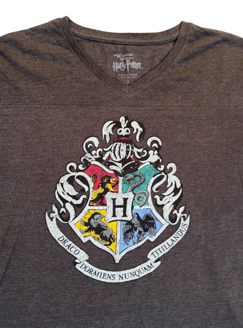 Hogwarts Schools Crest Wizarding World Of Harry Potte Gem
