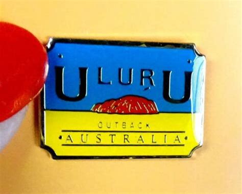 New Collector Pin Uluru Outback Australia Souvenir Hat Badge Blue