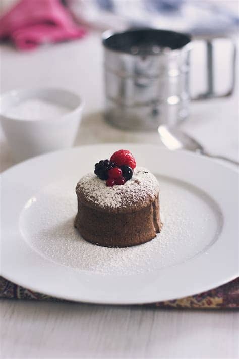 Sencillas recetas y postres donde interviene el chocolate. Coulant de chocolate - TicTacYummy | Recetas de cocina ...