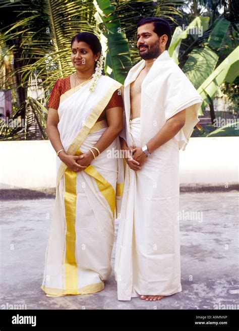 A Couple In Traditional Kerala Attire Stock Photo Alamy