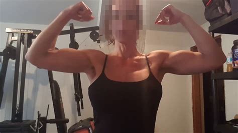 Natural Female Flexing Muscles Biceps Youtube